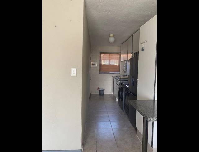 2 BEDROOM PROPERTY TO RENT IN BIRCH ACRES